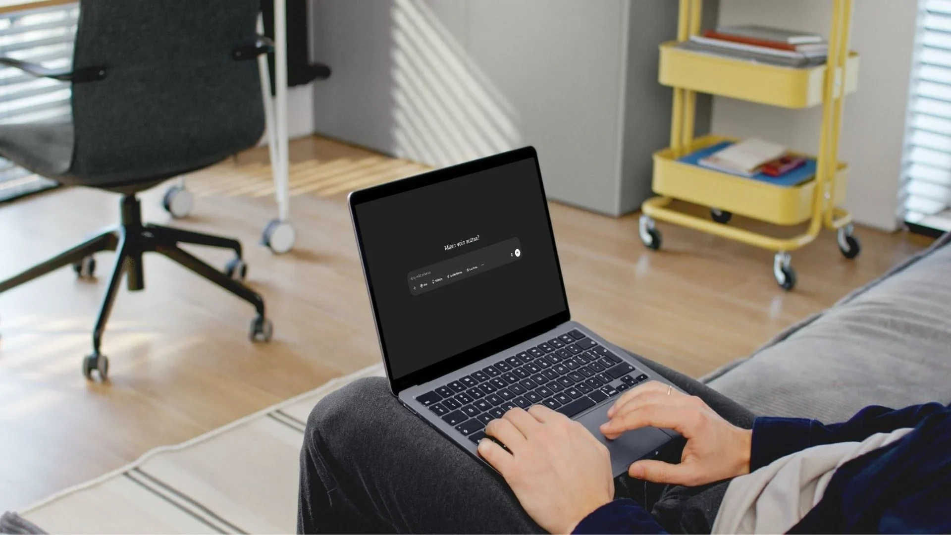 Tekoäly sisällöntuotannossa: Näin kiireinen pienyrittäjä voi hyödyntää ChatGPT:tä ja muita työkaluja somesisällön luomiseen